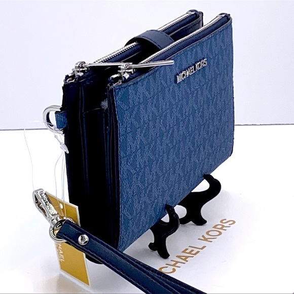 MICHAEL KORS LARGE DOUBLE ZIP WRISTLET DK CHAMBRAY - Picture 8 of 15